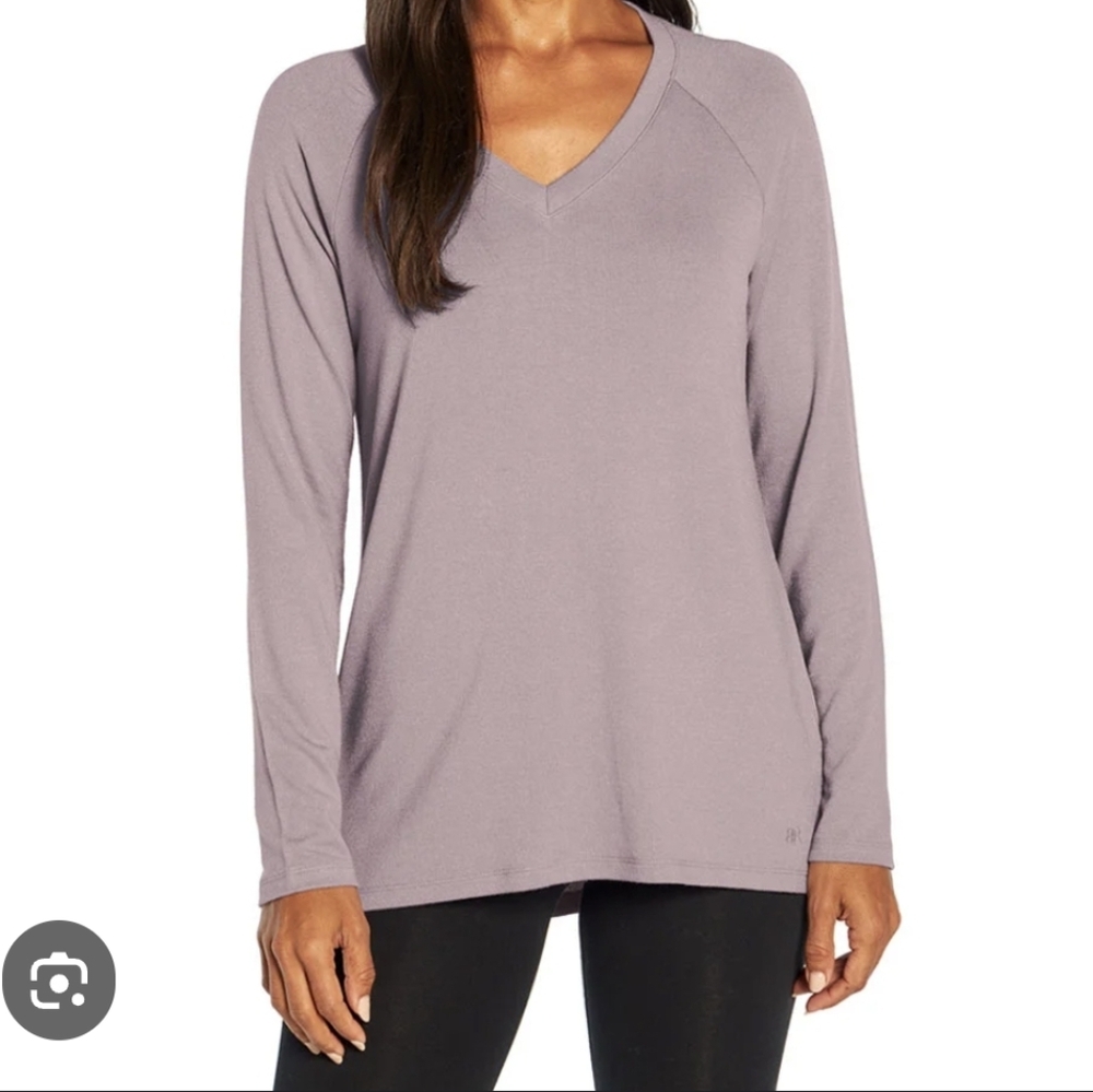 BANANA REPUBLIC Mauve Long Sleeve knit V-Neck Top, Small